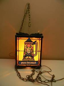 lot 22 image: RARE VINTAGE - HEILEMANS OLD STYLE BEER HANGING LIGHTED SIGN - SQUARE - PURE BREWED - FANTASTIC AWESOME OLD SCHOOL PIECE - APPROX 15 By 11 - NICE - SEE PICTURES