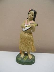 lot 41 image: Vintage Hawaiian Dashboard Hula Girl wUkelele Nodder Bobblehead-Grass Skirt - VERY COOL OLD SCHOOL PIECE - NICE - SEE PICTURES