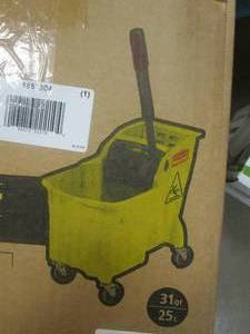 lot 323 image: Rubbermaid Commercial Products 31 Qt. Tandem Mop Bucket (OPEN BOX)