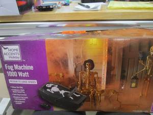 lot 365 image: Home Accents Holiday 1000-Watt Fog Machine (OPEN BOX)