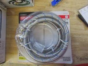 lot 435 image: Everbilt 34 in. FHT x 34 in. FHT x 60 in. Stainless Steel Washing Machine Supply Line (2-Pack) (OPEN PACKAGING)
