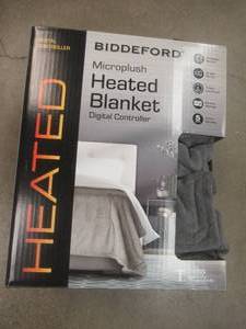 lot 116 image: Biddeford Blankets 2030 Series Micro Plush Heated 62 in. x 84 in. Gray Twin Size Blanket - SOLD AS IS