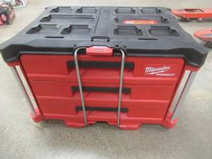 lot 122 image: Milwaukee PACKOUT 22 in. Modular 3-Drawer Tool Box with Metal Reinforced Corners - SOLD AS IS