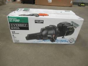 lot 11 image: Everbilt 34 HP Convertible Jet Pump, 1001480251 - SOLD AS IS