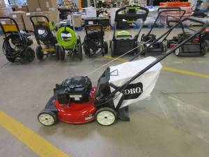 lot 474 image: Toro Recycler 21 in. Briggs and Stratton Low Wheel RWD Gas Walk Behind Self Propelled Lawn Mower with Bagger (RUNS)