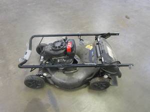 lot 493 image: Honda 21 in. 3-in-1 Variable Speed Gas Walk Behind Self Propelled Lawn Mower with Auto Choke (FOR PARTS ONLY)