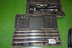 lot 35 image: Crain 520 Swivel-Lock Carpet Stretcher with Tubes