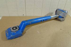 lot 37 image: Crain Cutter Co #505 Adjustable Carpet Knee Kicker