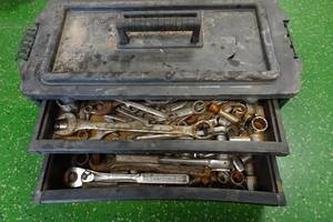 lot 49 image: Toolbox with Assorted Hand Tools - Many Craftsman