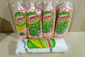 lot 67 image: 4 Libman Wonder Mop with 1 Tornado Mop Refills