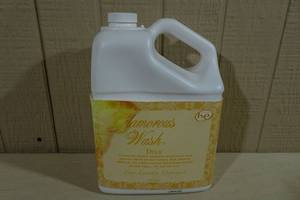 lot 68 image: Glamorous Wash Diva Fine Laundry Detergent