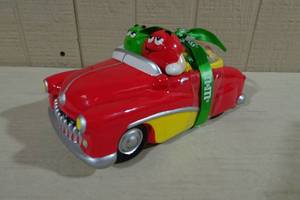 lot 93 image: Novelty Christmas M&M Ceramic Car