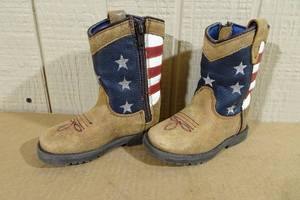 lot 106 image: Smoky Mountain American Flag Toddler Boots -Size 6