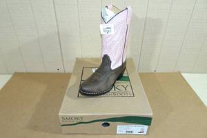 lot 109 image: Smoky Mountain Cowgirl Boots- Kids Size 4