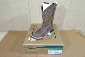 lot 110 image: Smoky Mountain Kids Western Boots -Kids Size 13.5