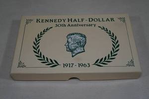 lot 131 image: Kennedy Half Dollar Coin with Cherokee 2-Blade Pocket Knife