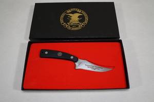 lot 133 image: Schrade National Rifle Association Special Limited Edition Knife - 1994