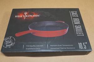 lot 163 image: Hells Kitchen Enameled Exterior Cast Iron Skillet -10.5