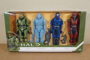 lot 179 image: Halo 8 Piece 12 Action Figure Set
