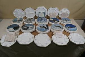 lot 186 image: 10 Wolf Theme Collector Plates - Bradford Exchange, Hamilton Collection, Princeton Gallery