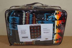 lot 189 image: Super Plush Aztek Reversible Blanket -Queen
