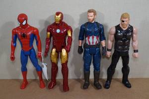 lot 200 image: 4 Marvel Avengers 11 Action Figures -Thor, Ironman, Captain America, Spiderman