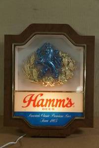 lot 203 image: Vintage Hamms Beer Gold Lioncrest Light -Works