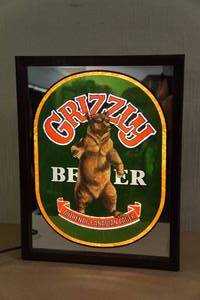 lot 205 image: Vintage Grizzly Beer Canadian Lager Back Lit Bar Sign