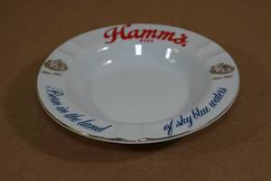 lot 211 image: Vintage Hamms Beer Ash Tray