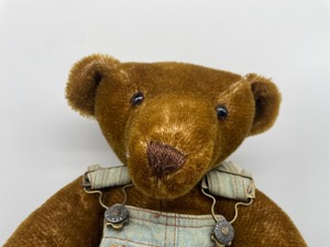 lot 957 image: Brown Bear Company Artisan Henry Bear Doll Handcrafted by Joan Brown