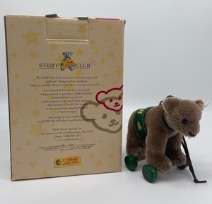 lot 953 image: Steiff Jungbr Limited Edition Ornament by the Steiff North American Christmas Exclusive 2006