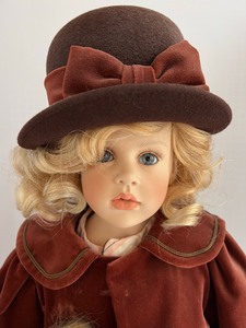 lot 925 image: WPS Waltershauser & Marie-Caprice & Doll by Hildegard Gunzel