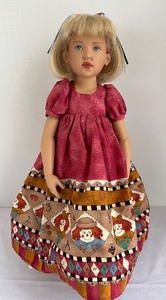 lot 927 image: Kish & Co. Daphne & Doll