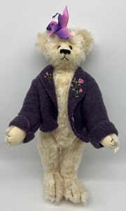 lot 937 image: Betsy Reum - Bears in the Gruff Gimlet