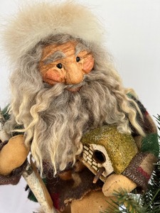 lot 943 image: Klausmen Collection Edge-on-Wood Co.