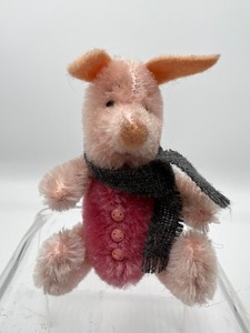lot 948 image: Patty Gohman Christopher Robin, Winnie the Pooh and Gang