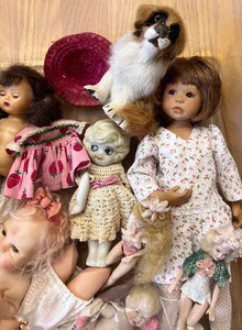 lot 1116 image: For Repair - Oh Dear, Doll Bin