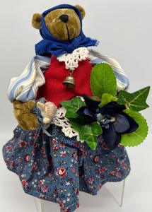 lot 1103 image: Patti Franz, Marta and more Artisan Bears