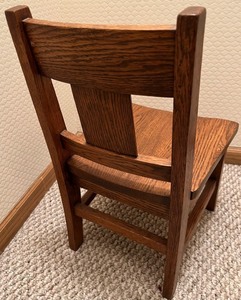 lot 1098 image: Vintage Oak Childs or Dolls Chair