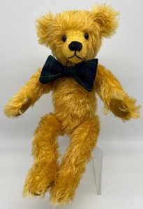 lot 1094 image: Mixed Mohair Bears