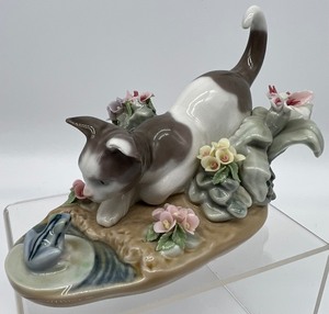lot 1227 image: Two Lladro Figurines