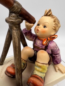 lot 1218 image: Hummel Figurine Star Gazer
