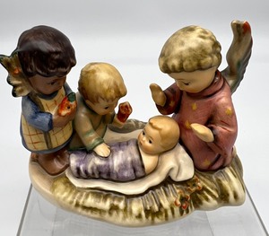 lot 1215 image: Hummel Figurine Welcome in Peace