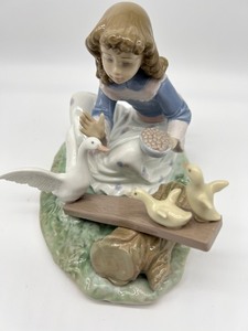 lot 1201 image: Lladro Barnyard Season