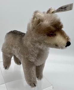 lot 1079 image: Steiff Wolf 012712