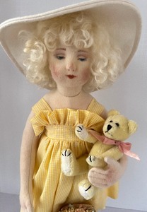 lot 1043 image: Patty Gohman Felt Dolls and Mohair Bear