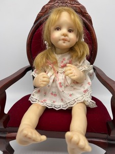 lot 1076 image: Sassy Girl on Her Throne Chair