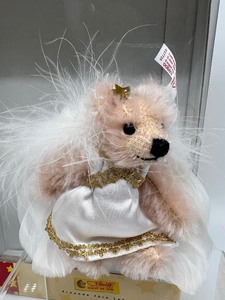 lot 1077 image: Steiff Ornament 2004 Angel 037726