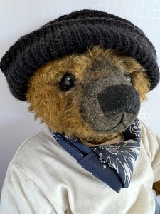 lot 1059 image: Heidi Steiner Fully Jointed Growler Bear