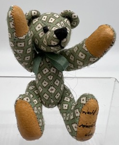 lot 1002 image: Lucia Friedericy Sitting Doll